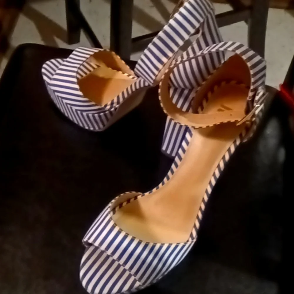 Shoes - Picture 1 of 5